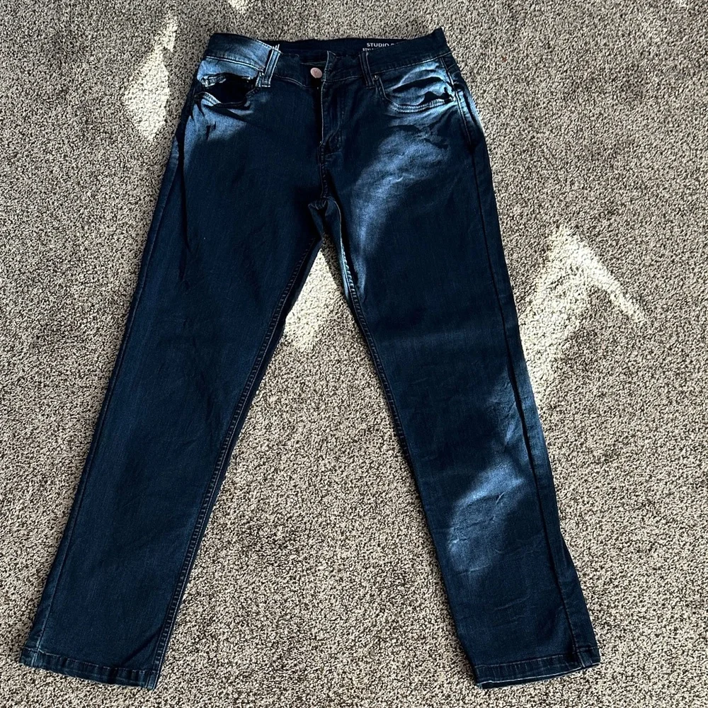 Mugsy Men's Relaxed Fit Stretch Jeans in Deep Blue - Picture 2 of 4